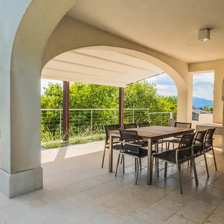 Quiet Living For Digital Nomads With Fast Wifi Homestay