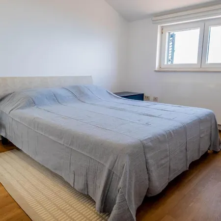 Quiet Living For Digital Nomads With Fast Wifi *