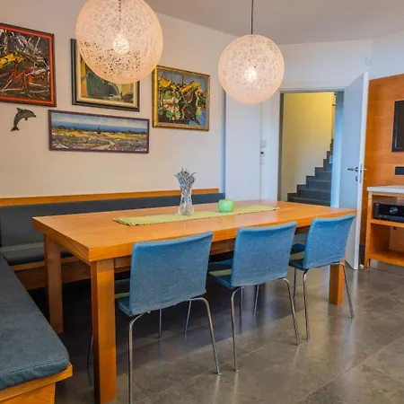 Quiet Living For Digital Nomads With Fast Wifi Kostrena