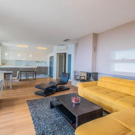 Quiet Living For Digital Nomads With Fast Wifi Homestay Kostrena