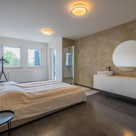 Homestay Quiet Living For Digital Nomads With Fast Wifi Kostrena