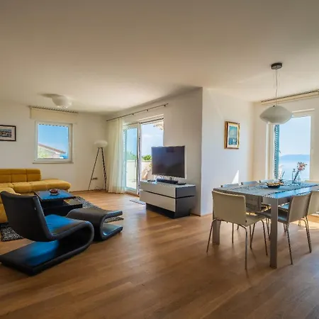 Quiet Living For Digital Nomads With Fast Wifi * Kostrena
